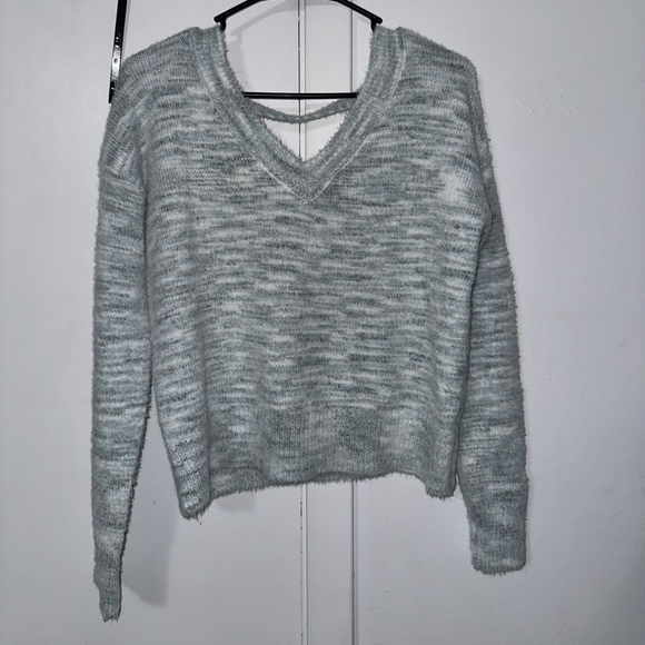 Sweater - Picture 1 of 2